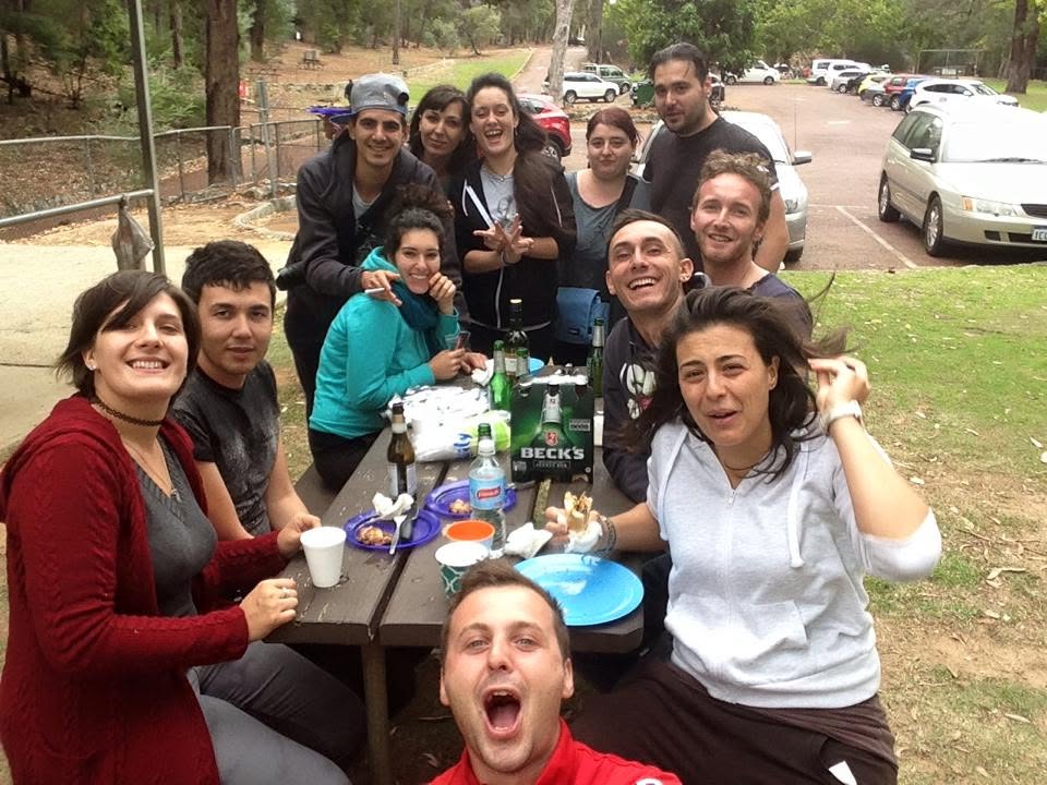 Gruppo della community italiana a Perth riunito a tavola